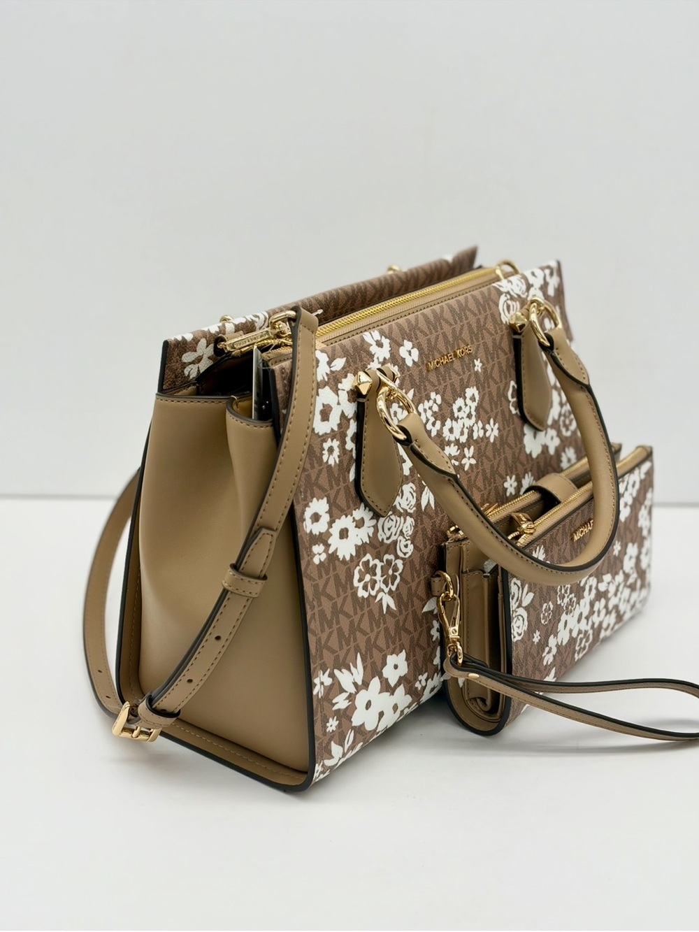 Michael Kors Navy and White Floral Satchel Crossbody and Wallet Set - Picture 8 of 14